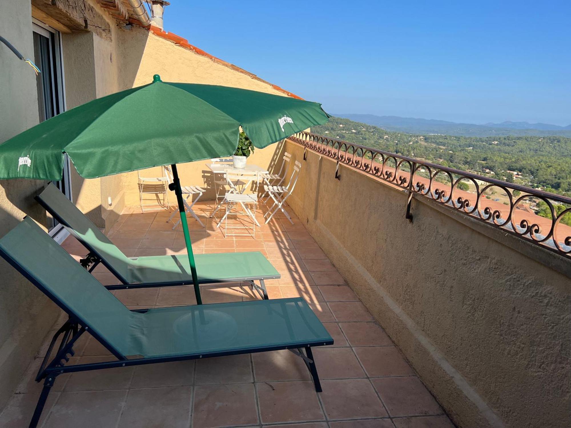 Au Coeur De Seillans, Charmant Logement, Grande Terrasse Et Panorama Exterior photo